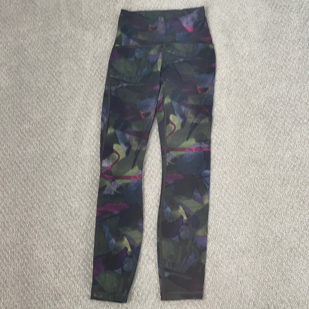 Lululemon Caprise